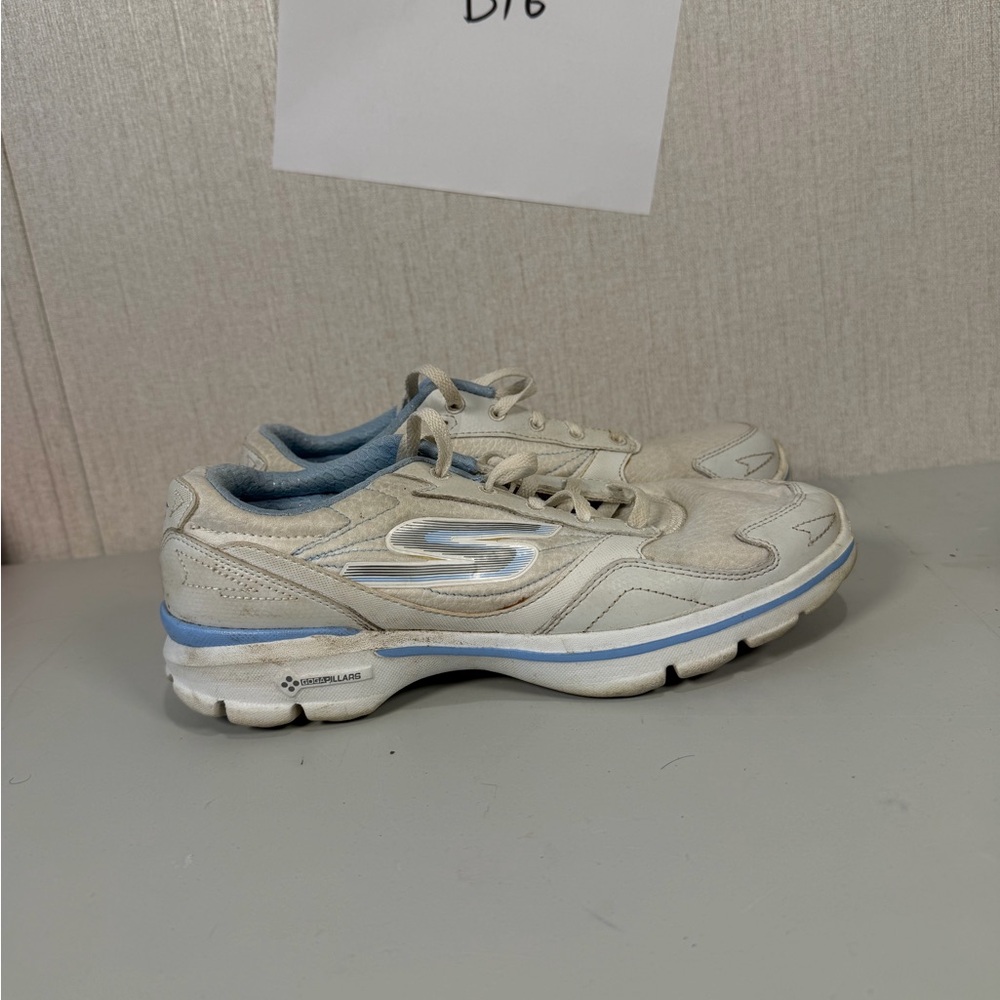 Skechers for Women Size 8.5‎